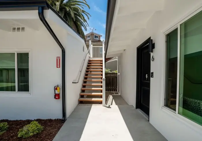 Exterior walkway and stairs of Penthouse plus Studio.